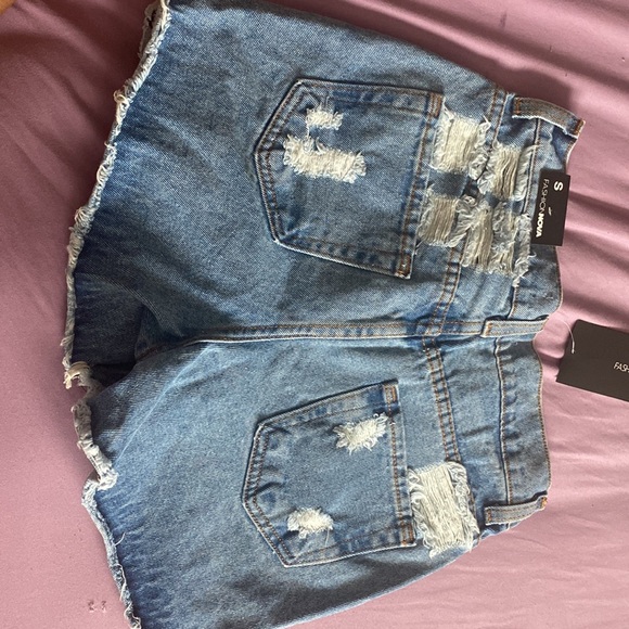 Denim shorts - Picture 2 of 2